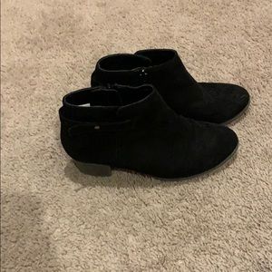 Old Navy black booties.